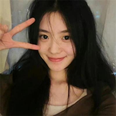 蝙蝠女侠第三季海报